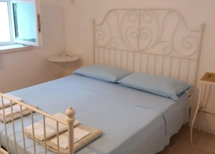 度假居 I Giardini 奥斯图尼